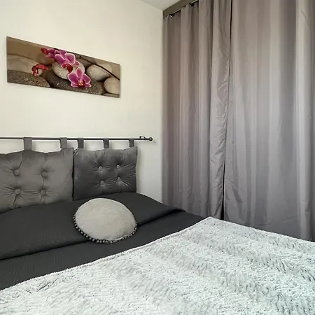 T2 4 Pers, Piscine, Parking A - Fr-1-799-39 Appartement Le Barcarès